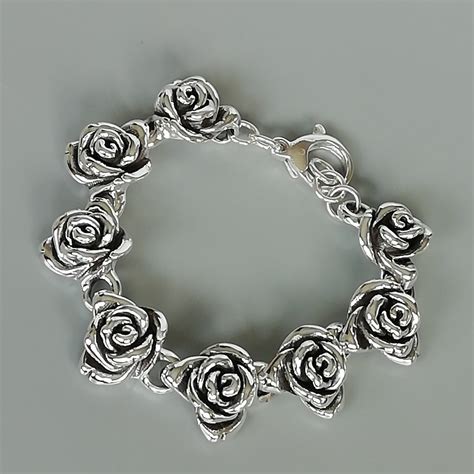 Rosa Bracelet [1] .